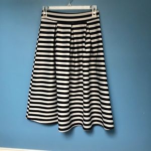 Black and white stripped midi skirt